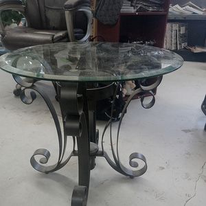 Set of two cast iron sofatables